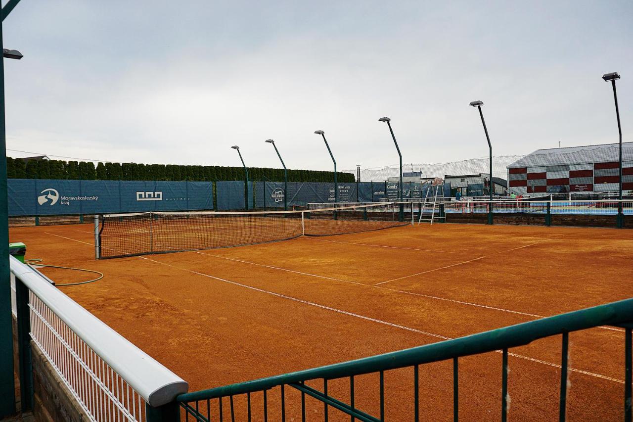 Tennishill Гавиржов Экстерьер фото